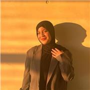 Ayant pris une spécialité anglais au lycée et étant actuellement en troisième année de licence LLCER Trilingue avec anglais comme première langue, je saurai vous transmettre l'aide nécessaire pour que vous atteignez le succès dans vos études et ce dans to